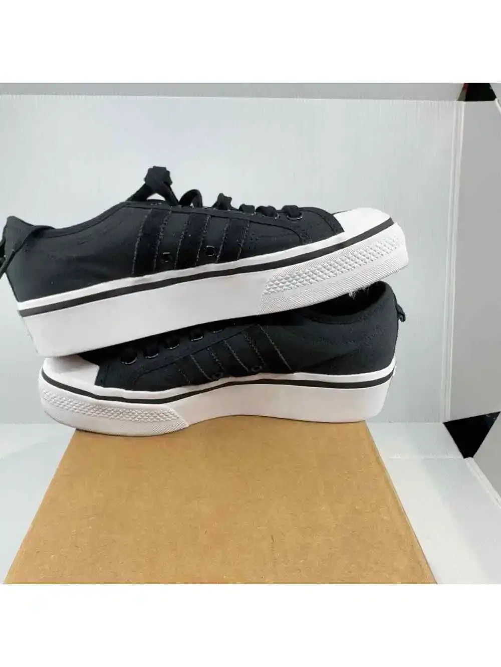 Adidas Womens NIZZA Sneakers Casual Shoes Lace-Up Low Top Black/White Size c
